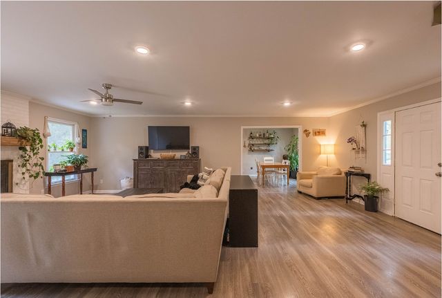 210 Elliott Ct, Columbia, TN 38401