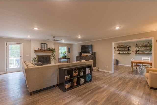 210 Elliott Ct, Columbia, TN 38401