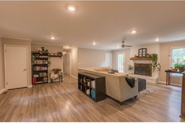 210 Elliott Ct, Columbia, TN 38401