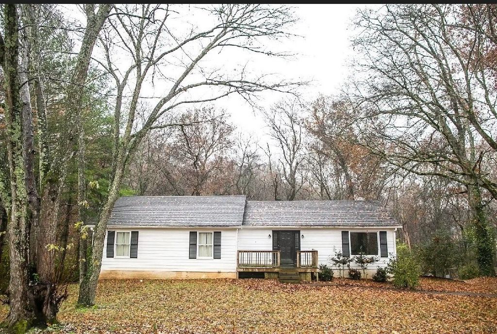 210 Elliott Ct, Columbia, TN 38401