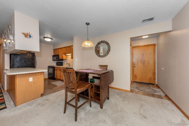 9624 Sawgrass Court, Van Buren Charter Township, MI 48111