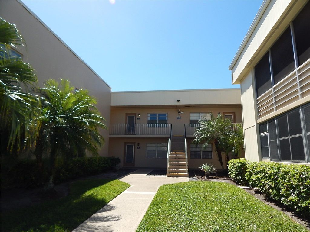 Image 2 of property listing at 393 Capri I 393, Delray Beach, FL 33484