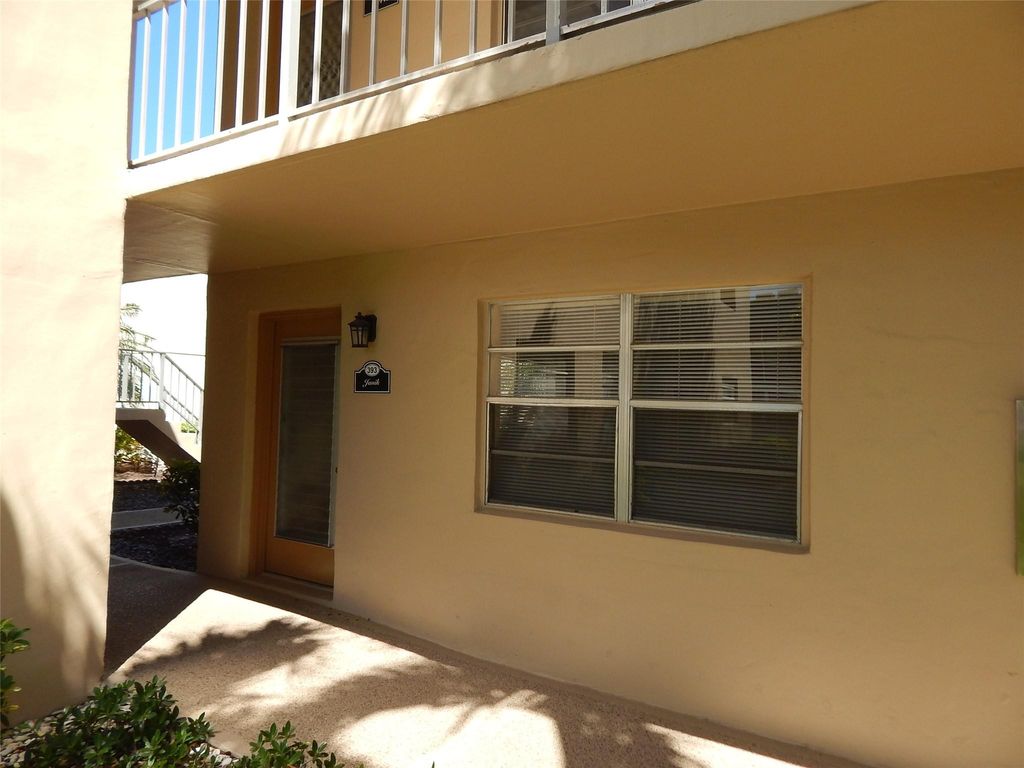 Image 4 of property listing at 393 Capri I 393, Delray Beach, FL 33484