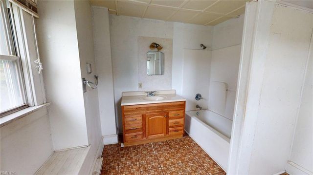 1913 Bay AVE, Hampton, VA 23661