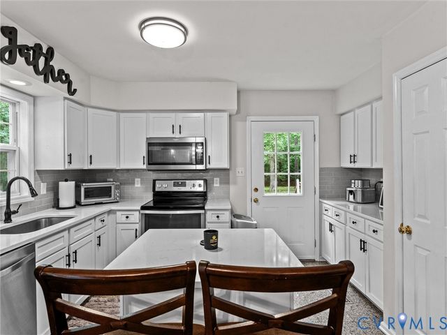 10130 Coalboro Rd, Chesterfield, VA 23838