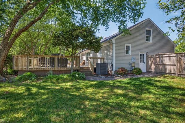 704 Ravenstone CT, Chesapeake, VA 23322