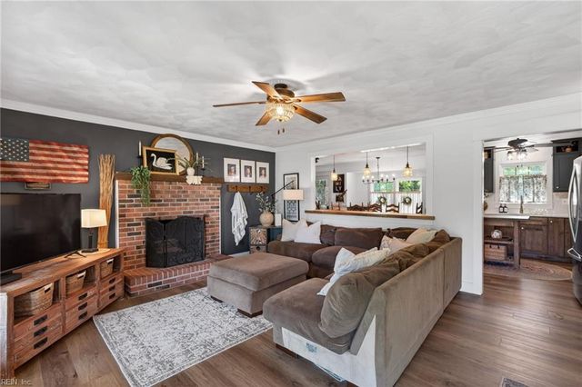 704 Ravenstone CT, Chesapeake, VA 23322