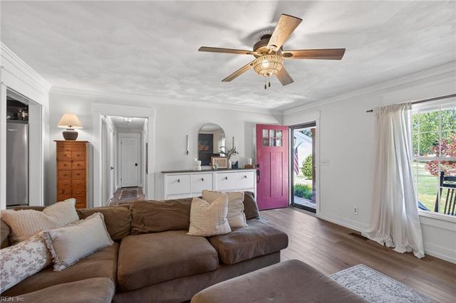 704 Ravenstone CT, Chesapeake, VA 23322