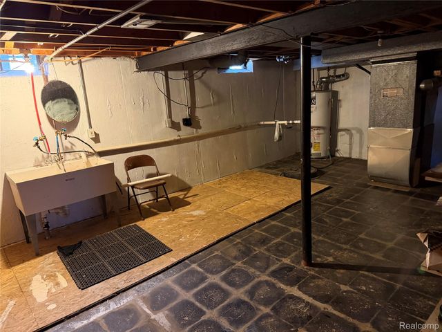19280 Magnolia Parkway, Southfield, MI 48075