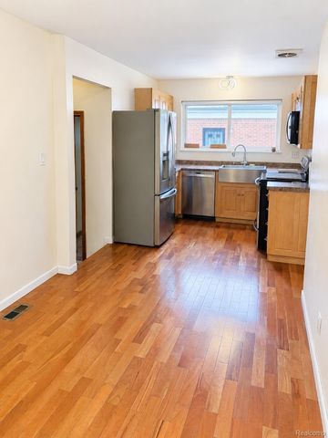 19280 Magnolia Parkway, Southfield, MI 48075