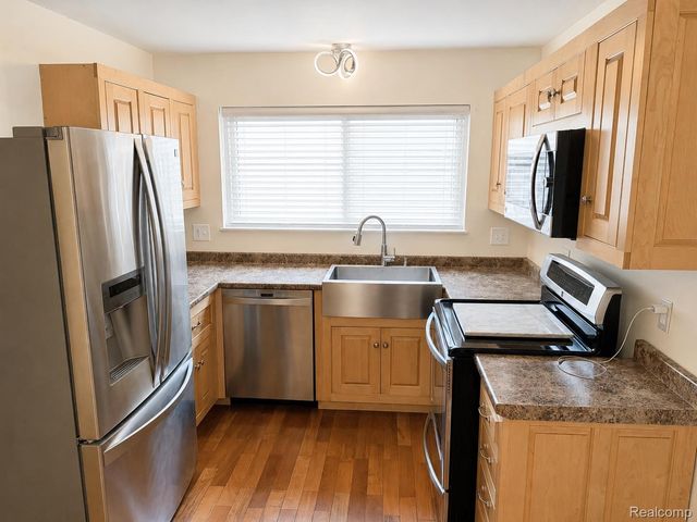 19280 Magnolia Parkway, Southfield, MI 48075