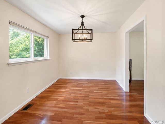 19280 Magnolia Parkway, Southfield, MI 48075