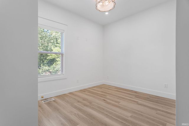 1135 Harvey Street, South Bend, IN 46616
