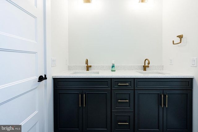 16 MCKNIGHT FARM LN, Glenmoore, PA 19343