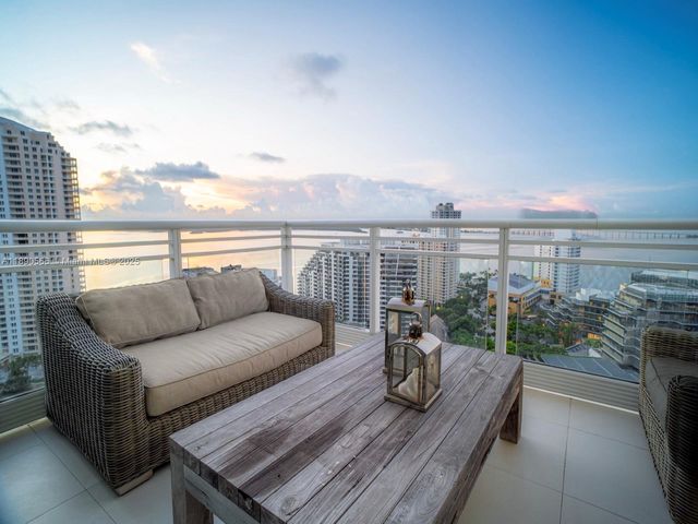 900 Brickell Key Blvd 2204, Miami, FL 33131