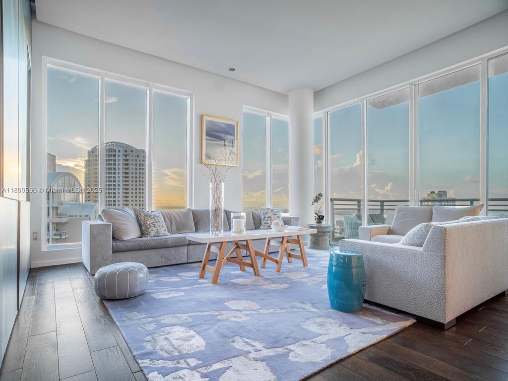 900 Brickell Key Blvd 2204, Miami, FL 33131
