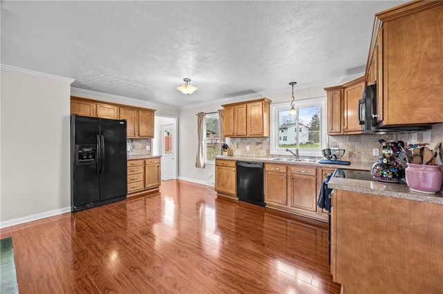 4 Putting Green Lane, Perinton, NY 14526