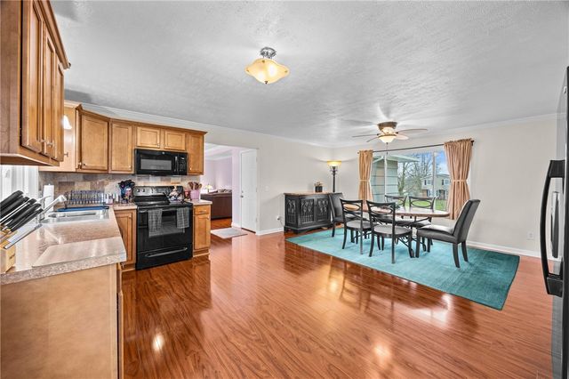 4 Putting Green Lane, Perinton, NY 14526