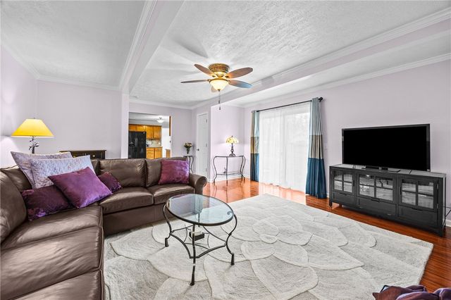 4 Putting Green Lane, Perinton, NY 14526