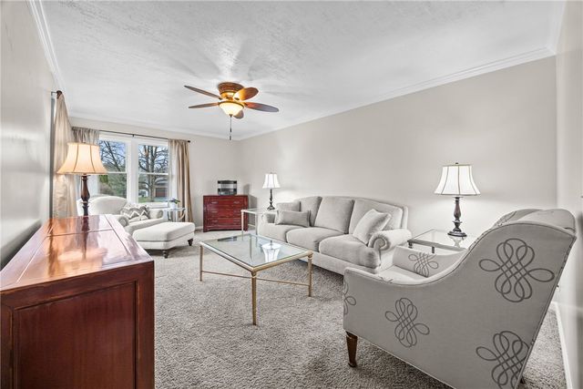 4 Putting Green Lane, Perinton, NY 14526