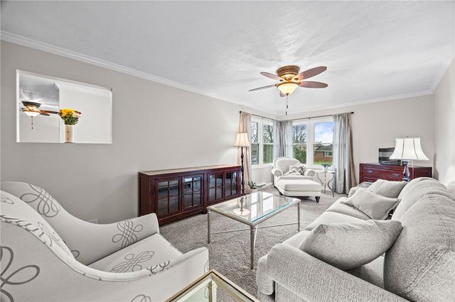 4 Putting Green Lane, Perinton, NY 14526