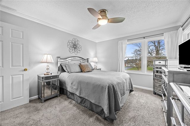 4 Putting Green Lane, Perinton, NY 14526