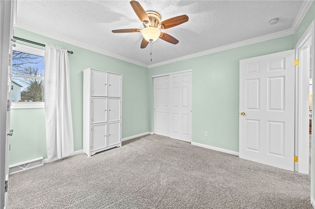 4 Putting Green Lane, Perinton, NY 14526