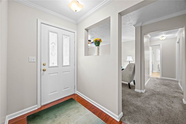 4 Putting Green Lane, Perinton, NY 14526