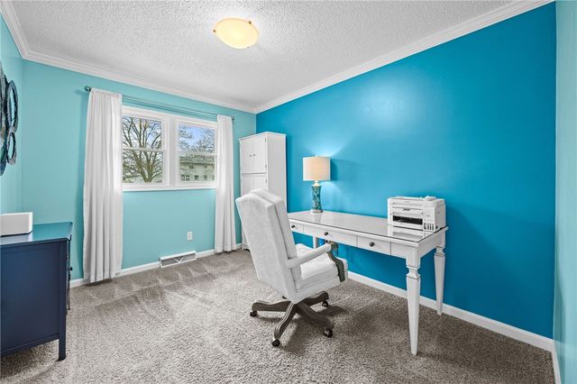 4 Putting Green Lane, Perinton, NY 14526