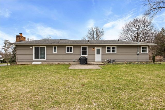 4 Putting Green Lane, Perinton, NY 14526