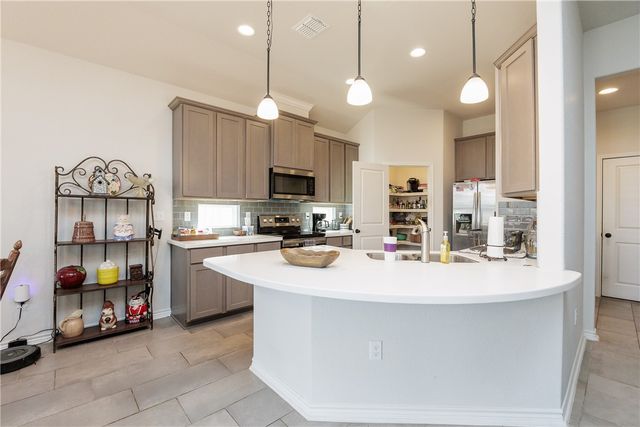 1730 Dr Ben Vela Dr, Corpus Christi, TX 78410