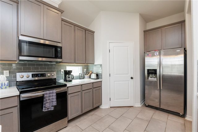 1730 Dr Ben Vela Dr, Corpus Christi, TX 78410