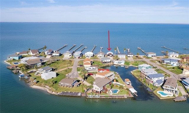 668 Copano Ridge Road, Rockport, TX 78382