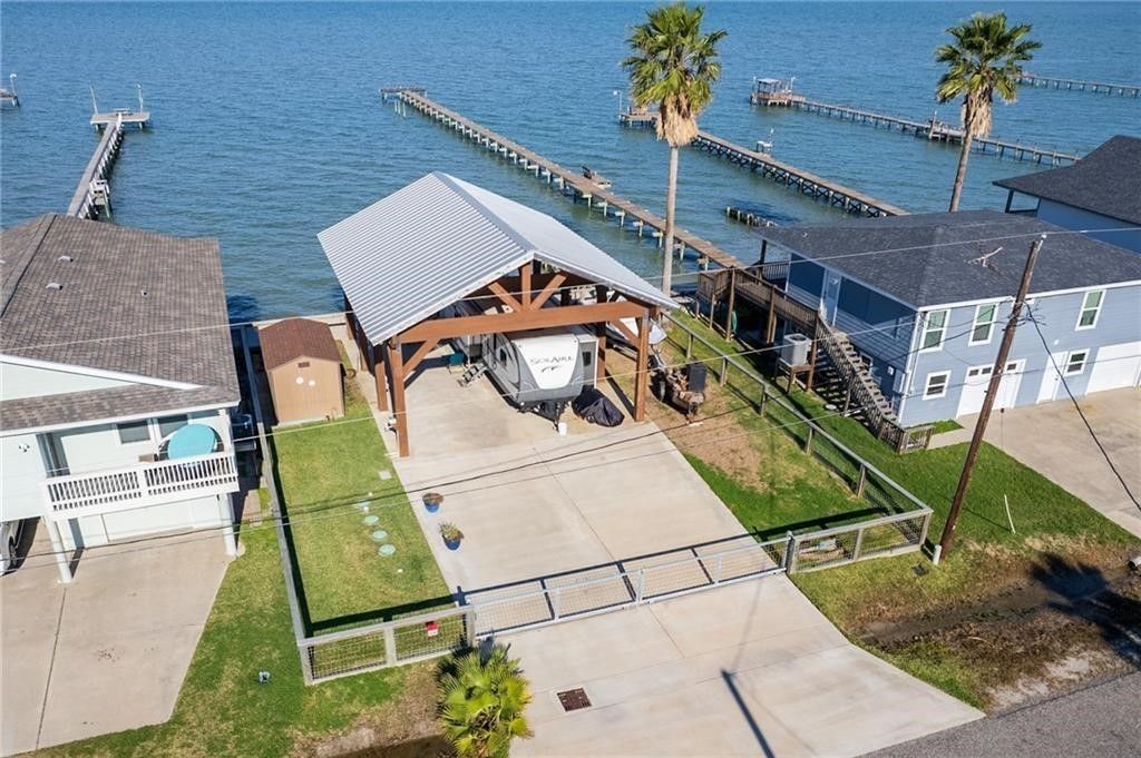 668 Copano Ridge Road, Rockport, TX 78382
