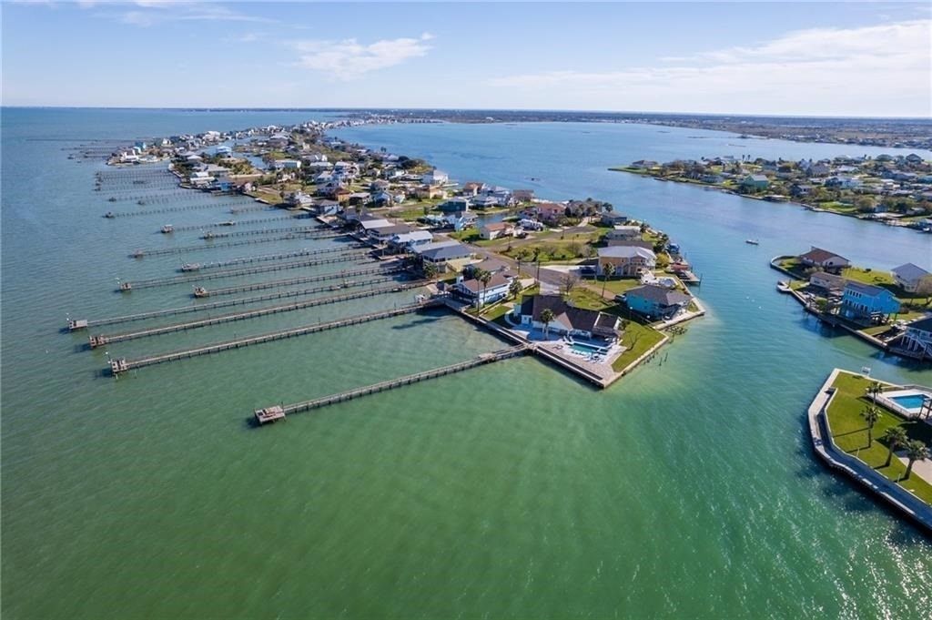 668 Copano Ridge Road, Rockport, TX 78382 — photo 2