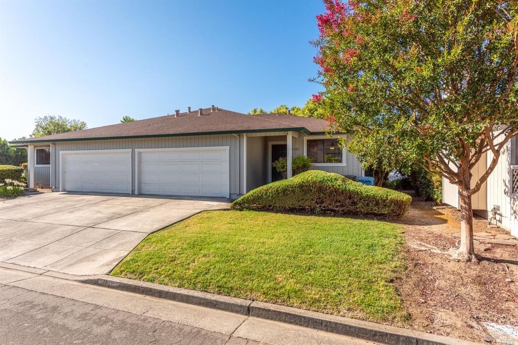 2467 College Park Cir, Santa Rosa, CA 95401