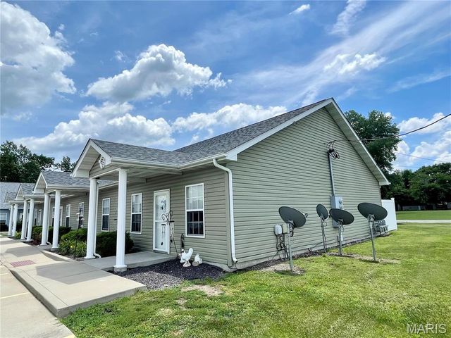 700 W Ferdon Street, Litchfield, IL 62056