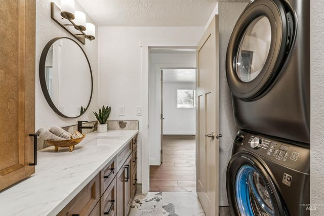 9709 W Mcmillan, Boise, ID 83704