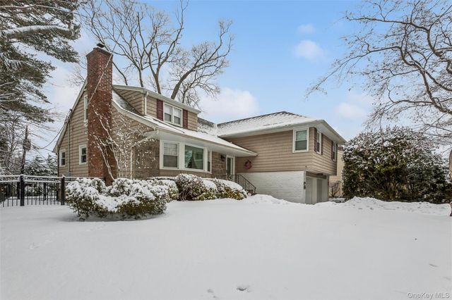 688 Hempstead Avenue, Rockville Centre, NY 11570