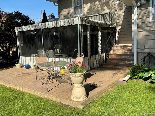 688 Hempstead Avenue, Rockville Centre, NY 11570