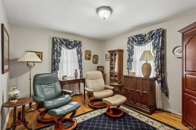 688 Hempstead Avenue, Rockville Centre, NY 11570