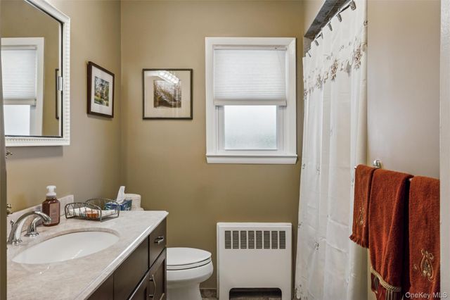 688 Hempstead Avenue, Rockville Centre, NY 11570