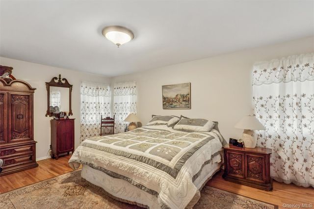 688 Hempstead Avenue, Rockville Centre, NY 11570