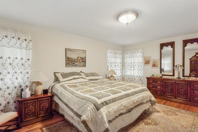 688 Hempstead Avenue, Rockville Centre, NY 11570