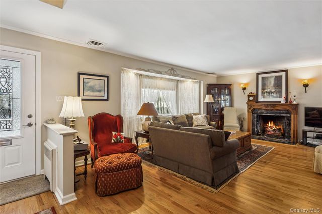 688 Hempstead Avenue, Rockville Centre, NY 11570