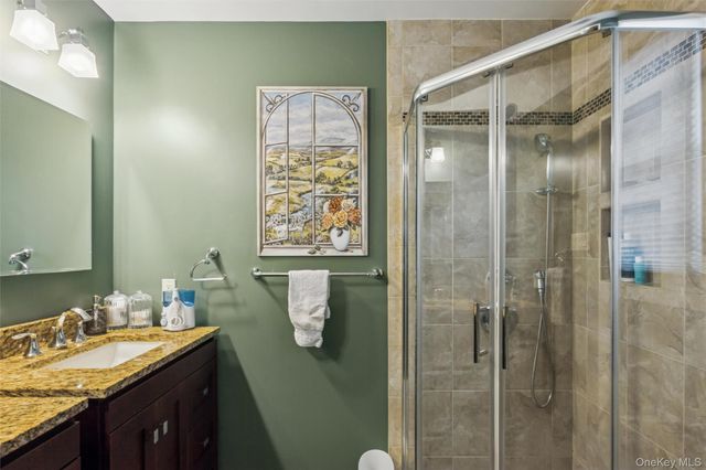 688 Hempstead Avenue, Rockville Centre, NY 11570