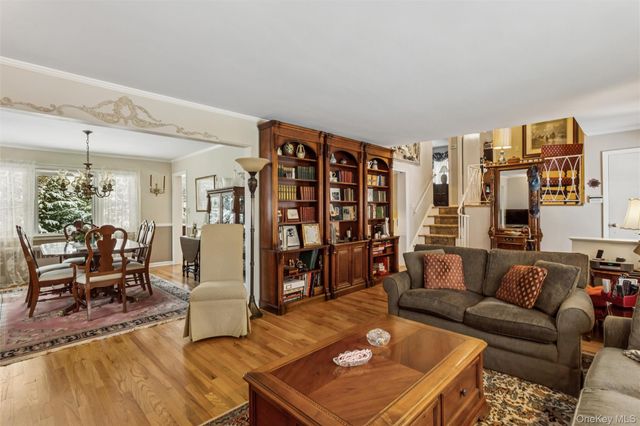 688 Hempstead Avenue, Rockville Centre, NY 11570