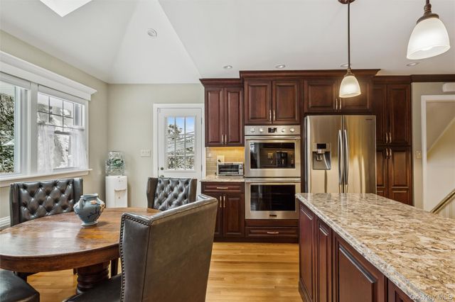 688 Hempstead Avenue, Rockville Centre, NY 11570