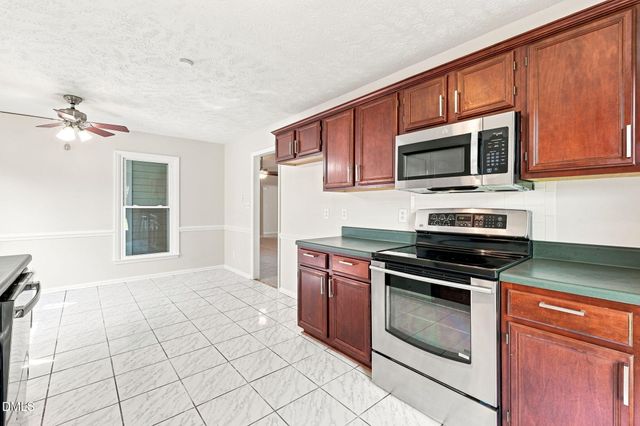 301 Larchmont Road, Fayetteville, NC 28311