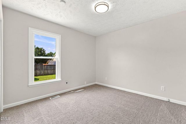 301 Larchmont Road, Fayetteville, NC 28311